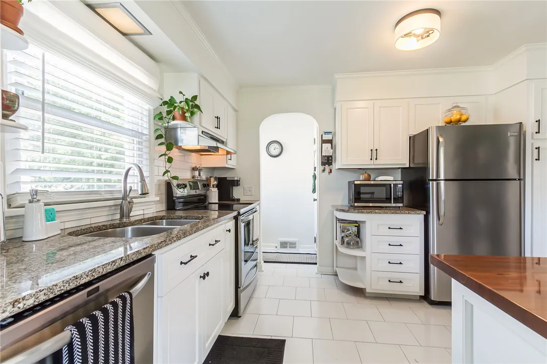 140 Saint Rita Drive, Gates, New York 14606, Gates, New York 14606, 3 Bedrooms Bedrooms, 7 Rooms Rooms,1 BathroomBathrooms,Residential,For Sale,140 Saint Rita Drive, Gates, New York 14606,R1631831
