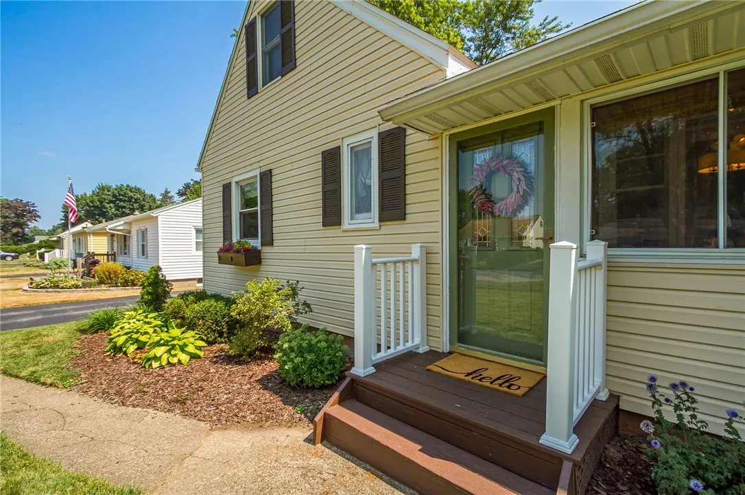 140 Saint Rita Drive, Gates, New York 14606, Gates, New York 14606, 3 Bedrooms Bedrooms, 7 Rooms Rooms,1 BathroomBathrooms,Residential,For Sale,140 Saint Rita Drive, Gates, New York 14606,R1631831