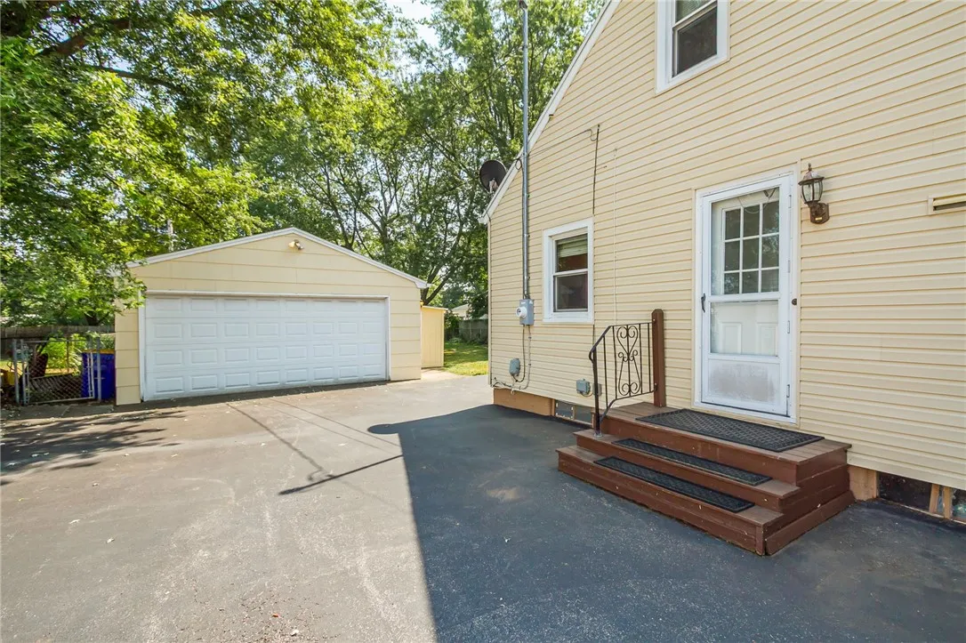 140 Saint Rita Drive, Gates, New York 14606, Gates, New York 14606, 3 Bedrooms Bedrooms, 7 Rooms Rooms,1 BathroomBathrooms,Residential,For Sale,140 Saint Rita Drive, Gates, New York 14606,R1631831