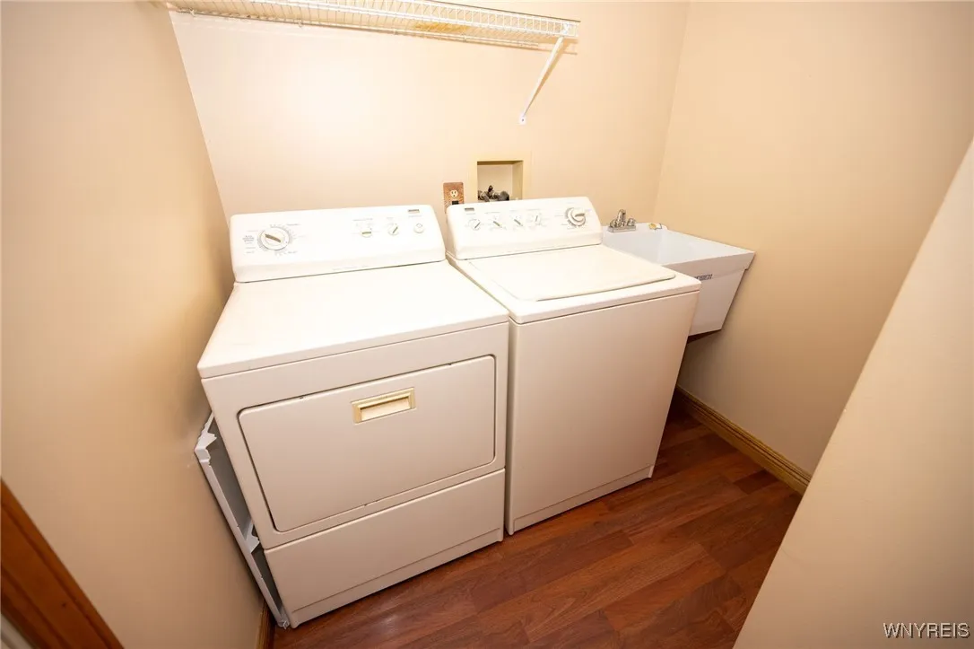 190 Wyeth Drive, Amherst, New York 14068, Amherst, New York 14068, 4 Bedrooms Bedrooms, 8 Rooms Rooms,2 BathroomsBathrooms,Residential,Closed,190 Wyeth Drive, Amherst, New York 14068,0,B1625581