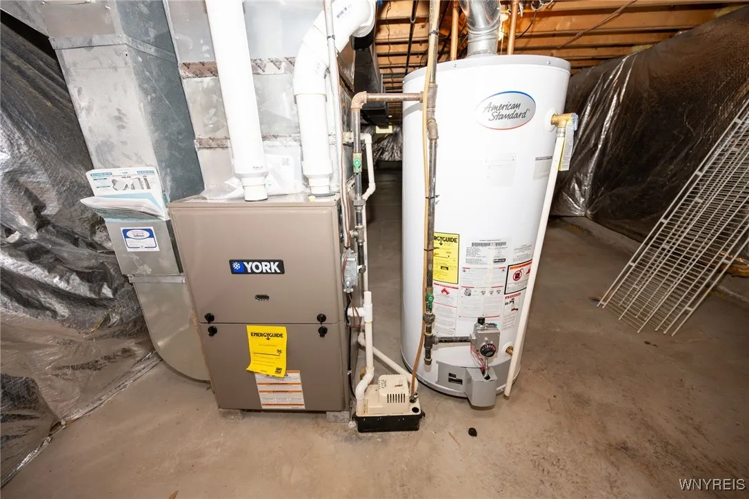 190 Wyeth Drive, Amherst, New York 14068, Amherst, New York 14068, 4 Bedrooms Bedrooms, 8 Rooms Rooms,2 BathroomsBathrooms,Residential,Closed,190 Wyeth Drive, Amherst, New York 14068,0,B1625581