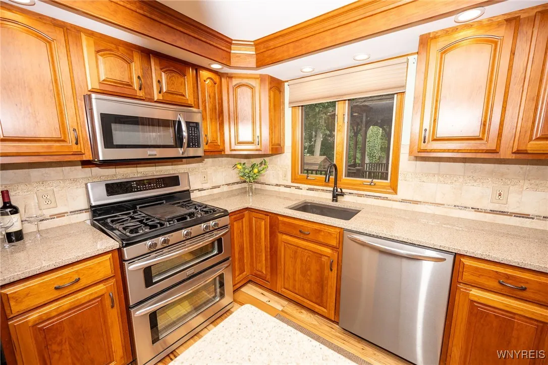 190 Wyeth Drive, Amherst, New York 14068, Amherst, New York 14068, 4 Bedrooms Bedrooms, 8 Rooms Rooms,2 BathroomsBathrooms,Residential,Closed,190 Wyeth Drive, Amherst, New York 14068,0,B1625581