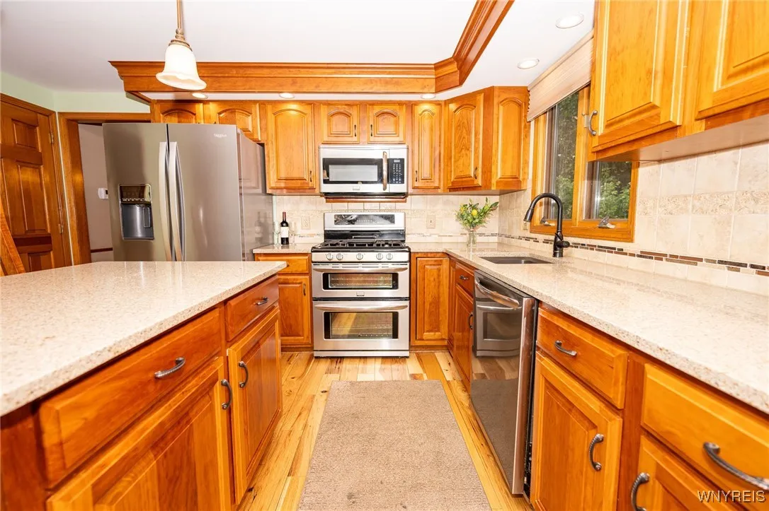 190 Wyeth Drive, Amherst, New York 14068, Amherst, New York 14068, 4 Bedrooms Bedrooms, 8 Rooms Rooms,2 BathroomsBathrooms,Residential,Closed,190 Wyeth Drive, Amherst, New York 14068,0,B1625581