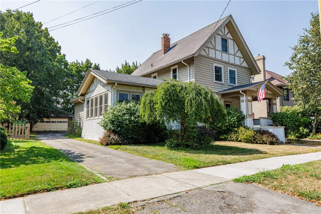 16 Potter Place, Perinton, New York 14450, Perinton, New York 14450, 5 Bedrooms Bedrooms, 9 Rooms Rooms,2 BathroomsBathrooms,Residential,Closed,16 Potter Place, Perinton, New York 14450,0,R1631988