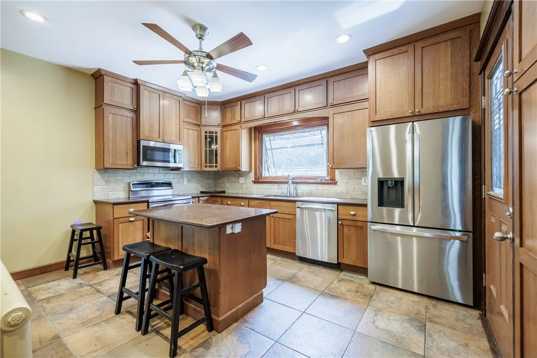 16 Potter Place, Perinton, New York 14450, Perinton, New York 14450, 5 Bedrooms Bedrooms, 9 Rooms Rooms,2 BathroomsBathrooms,Residential,Closed,16 Potter Place, Perinton, New York 14450,0,R1631988