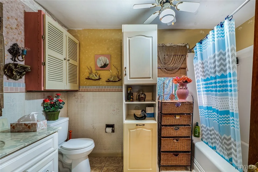 Full Bathroom