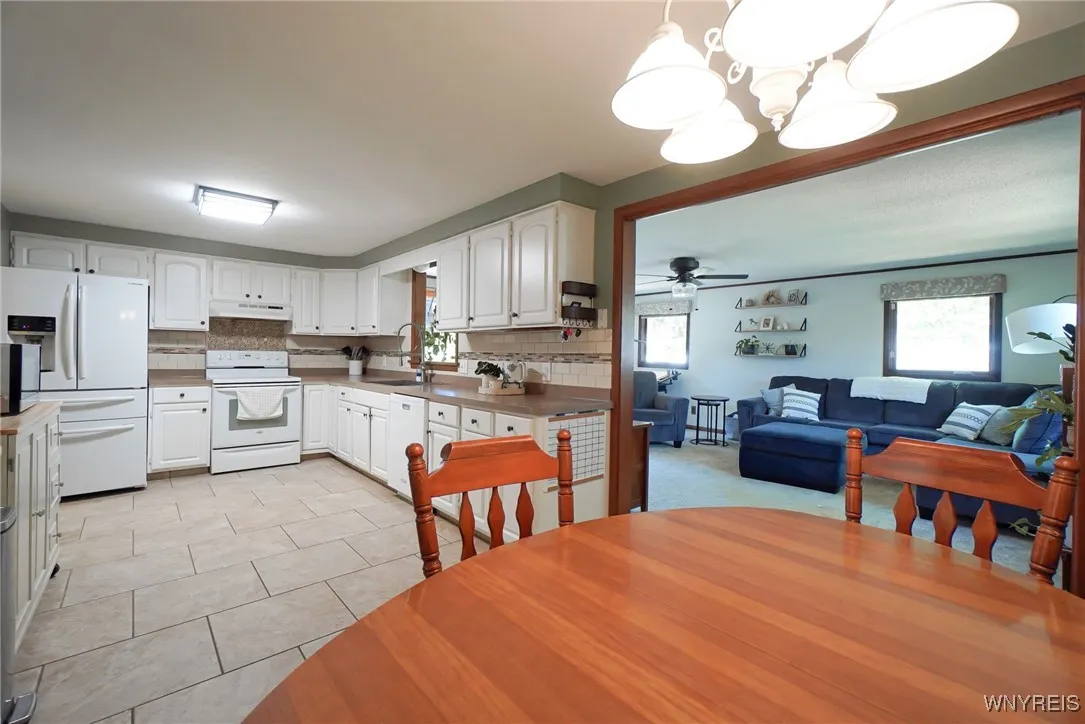 16 Treehaven Road, West Seneca, New York 14224, West Seneca, New York 14224, 3 Bedrooms Bedrooms, 8 Rooms Rooms,1 BathroomBathrooms,Residential,For Sale,16 Treehaven Road, West Seneca, New York 14224,B1632319