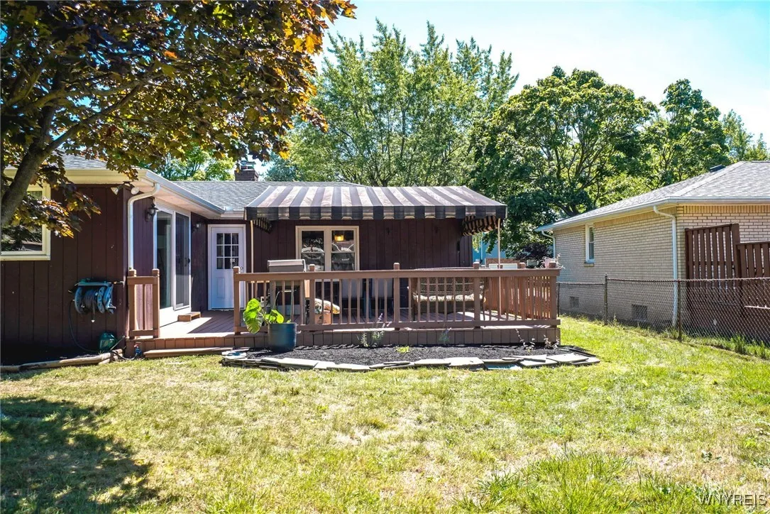 16 Treehaven Road, West Seneca, New York 14224, West Seneca, New York 14224, 3 Bedrooms Bedrooms, 8 Rooms Rooms,1 BathroomBathrooms,Residential,For Sale,16 Treehaven Road, West Seneca, New York 14224,B1632319