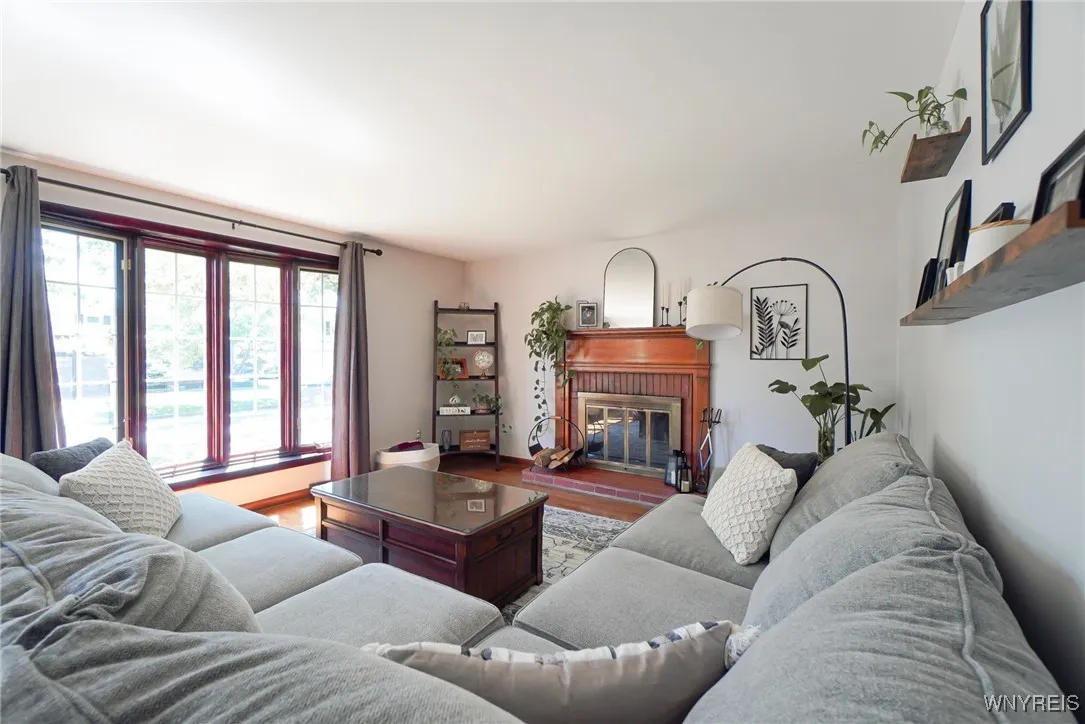 16 Treehaven Road, West Seneca, New York 14224, West Seneca, New York 14224, 3 Bedrooms Bedrooms, 8 Rooms Rooms,1 BathroomBathrooms,Residential,For Sale,16 Treehaven Road, West Seneca, New York 14224,B1632319