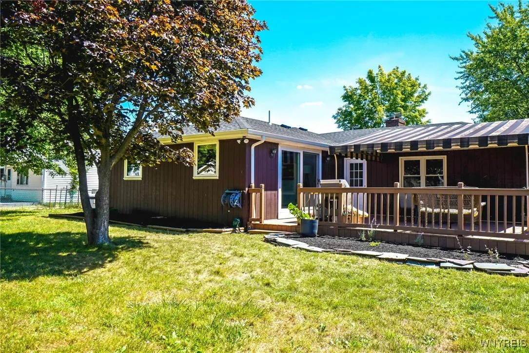 16 Treehaven Road, West Seneca, New York 14224, West Seneca, New York 14224, 3 Bedrooms Bedrooms, 8 Rooms Rooms,1 BathroomBathrooms,Residential,For Sale,16 Treehaven Road, West Seneca, New York 14224,B1632319
