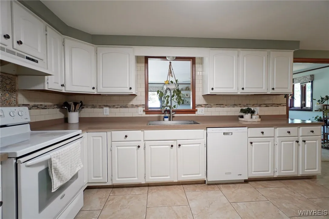 16 Treehaven Road, West Seneca, New York 14224, West Seneca, New York 14224, 3 Bedrooms Bedrooms, 8 Rooms Rooms,1 BathroomBathrooms,Residential,For Sale,16 Treehaven Road, West Seneca, New York 14224,B1632319