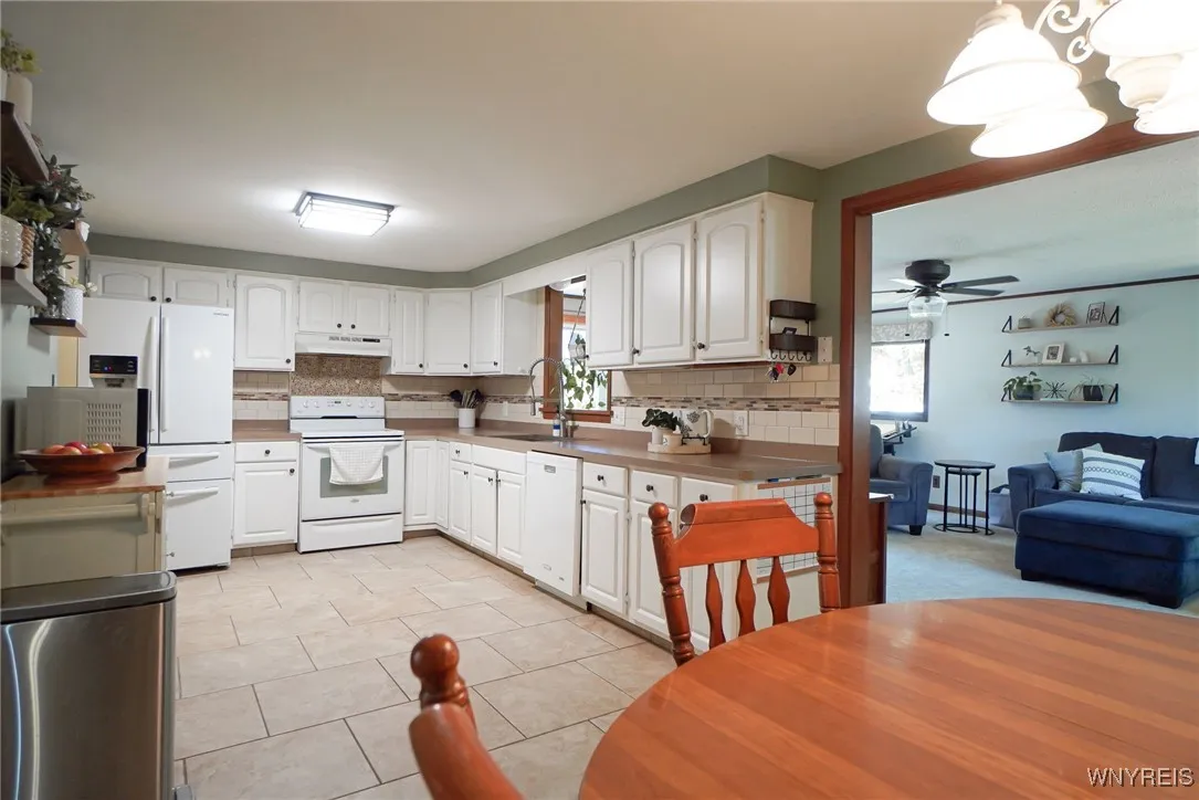16 Treehaven Road, West Seneca, New York 14224, West Seneca, New York 14224, 3 Bedrooms Bedrooms, 8 Rooms Rooms,1 BathroomBathrooms,Residential,For Sale,16 Treehaven Road, West Seneca, New York 14224,B1632319