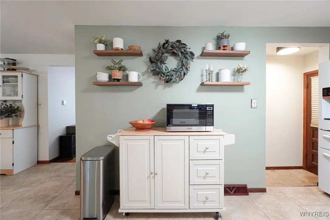 16 Treehaven Road, West Seneca, New York 14224, West Seneca, New York 14224, 3 Bedrooms Bedrooms, 8 Rooms Rooms,1 BathroomBathrooms,Residential,For Sale,16 Treehaven Road, West Seneca, New York 14224,B1632319