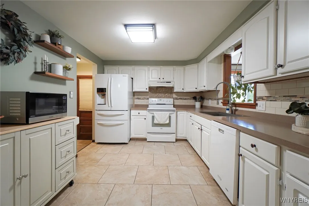 16 Treehaven Road, West Seneca, New York 14224, West Seneca, New York 14224, 3 Bedrooms Bedrooms, 8 Rooms Rooms,1 BathroomBathrooms,Residential,For Sale,16 Treehaven Road, West Seneca, New York 14224,B1632319