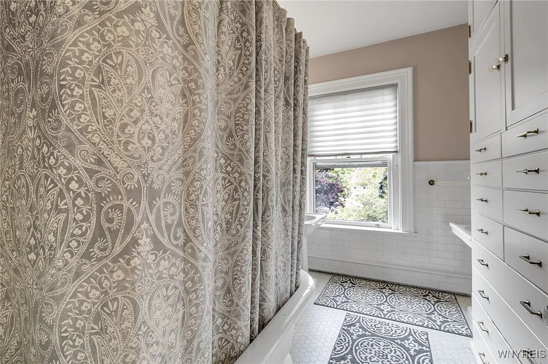 801 West Ferry Street, Buffalo, New York 14222, Buffalo, New York 14222, 11 Bedrooms Bedrooms, ,5 BathroomsBathrooms,Residential,For Sale,801 West Ferry Street, Buffalo, New York 14222,B1632322