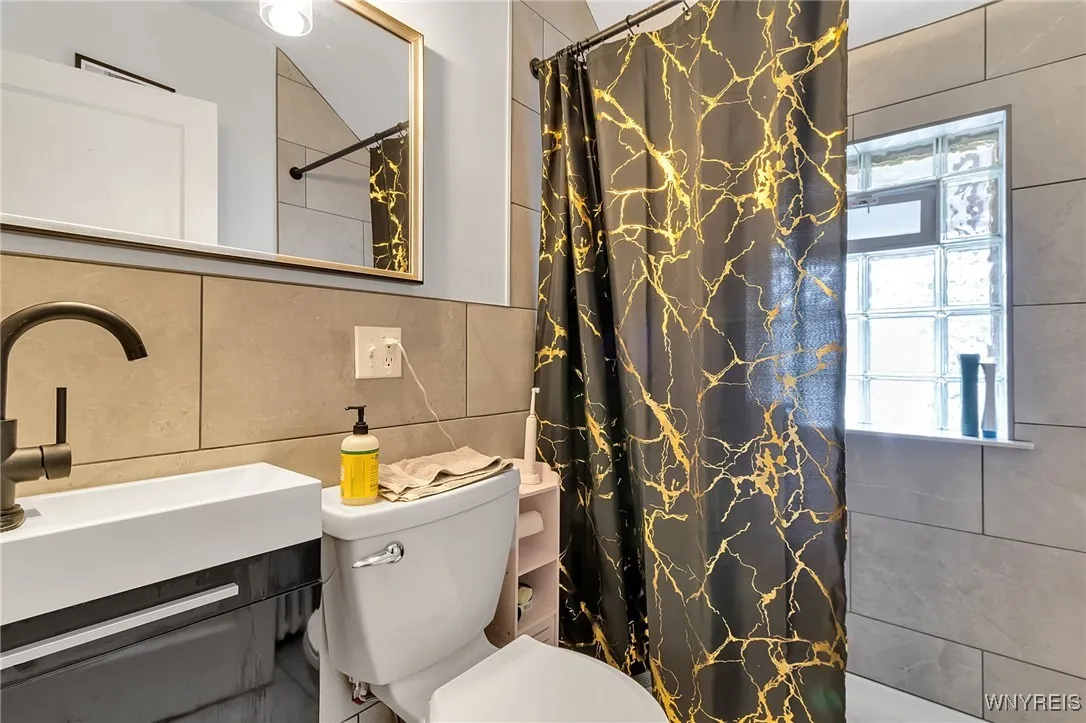 801 West Ferry Street, Buffalo, New York 14222, Buffalo, New York 14222, 11 Bedrooms Bedrooms, ,5 BathroomsBathrooms,Residential,For Sale,801 West Ferry Street, Buffalo, New York 14222,B1632322