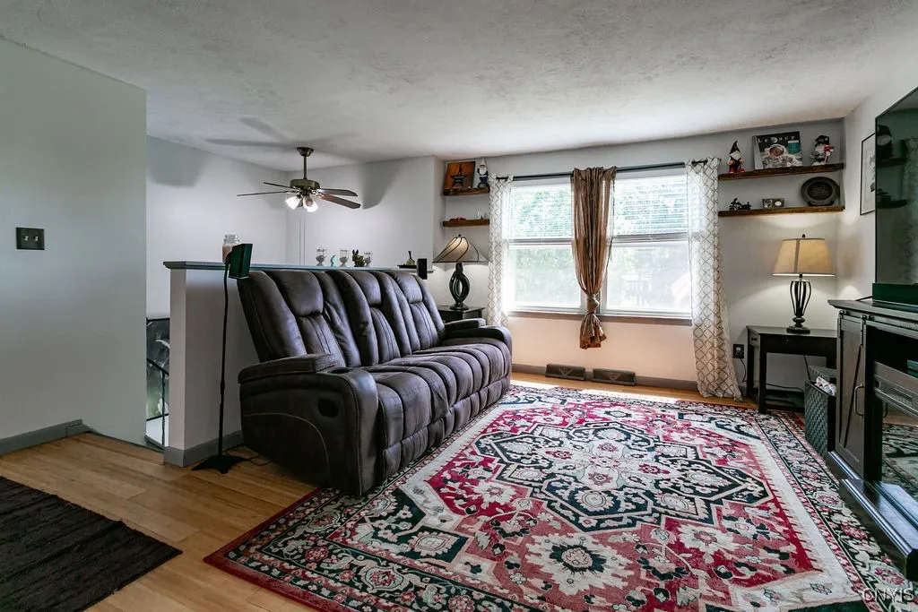 6240 Tobinlea Circle, Manlius, New York 13057, Manlius, New York 13057, 3 Bedrooms Bedrooms, 6 Rooms Rooms,1 BathroomBathrooms,Residential,Closed,6240 Tobinlea Circle, Manlius, New York 13057,0,S1631897