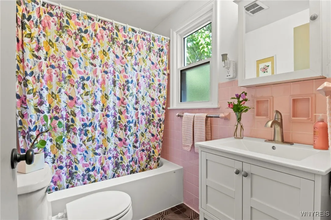 83 Highland Avenue, Orchard Park, New York 14127, Orchard Park, New York 14127, 3 Bedrooms Bedrooms, 7 Rooms Rooms,2 BathroomsBathrooms,Residential,For Sale,83 Highland Avenue, Orchard Park, New York 14127,0,B1631793