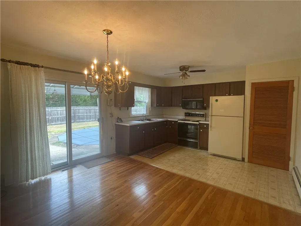 5911 Smith Road, Cicero, New York 13212, Cicero, New York 13212, 3 Bedrooms Bedrooms, 9 Rooms Rooms,2 BathroomsBathrooms,Residential,Closed,5911 Smith Road, Cicero, New York 13212,0,R1632242