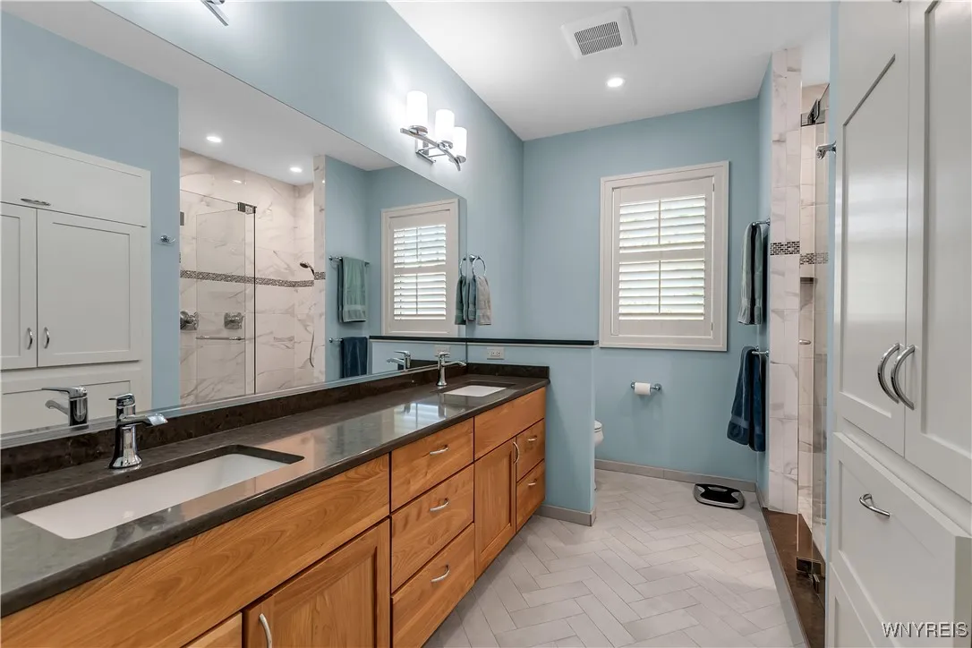 1st floor primary bath
