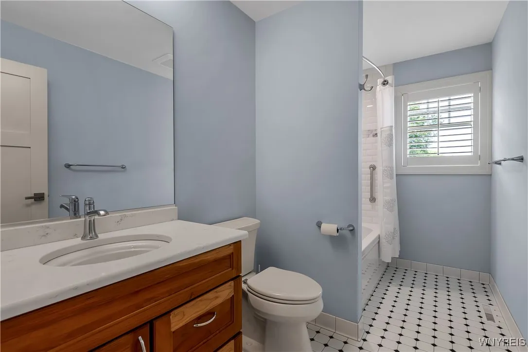Second floor full bath