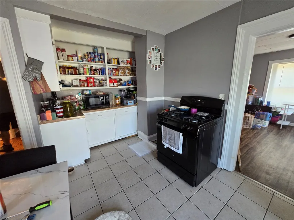 270 Lexington Avenue 270, Rochester, New York 1461, Rochester, New York 14613, 6 Bedrooms Bedrooms, ,3 BathroomsBathrooms,Residential,Closed,270 Lexington Avenue 270, Rochester, New York 1461,0,R1631875