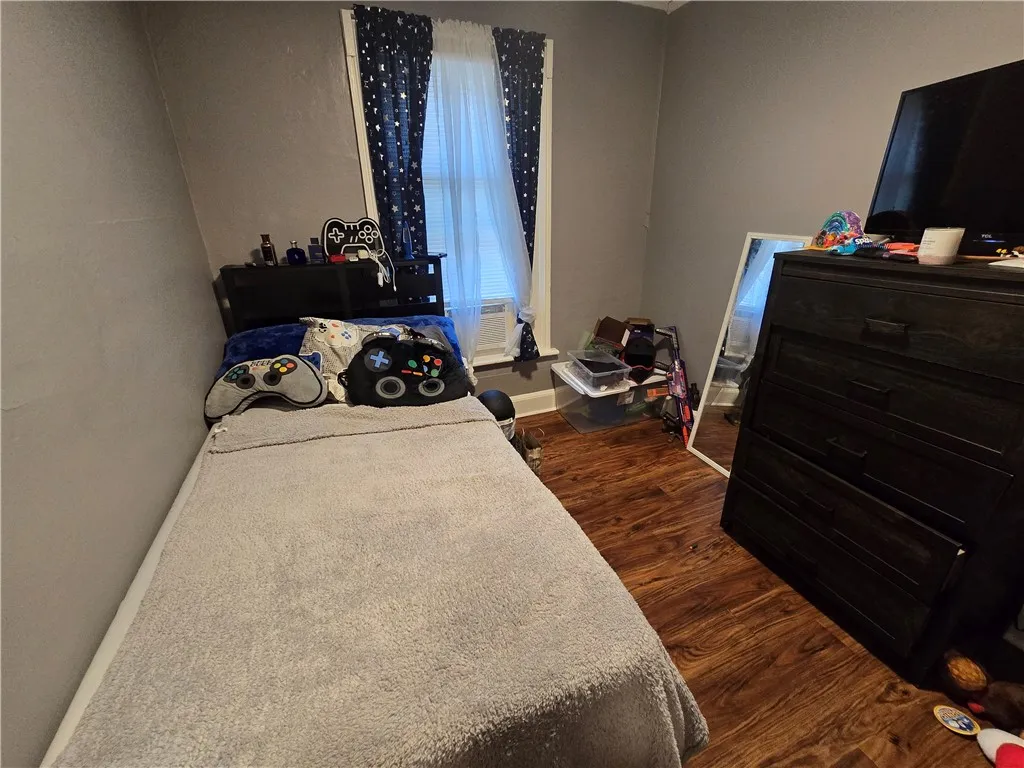 270 Lexington Avenue 270, Rochester, New York 1461, Rochester, New York 14613, 6 Bedrooms Bedrooms, ,3 BathroomsBathrooms,Residential,Closed,270 Lexington Avenue 270, Rochester, New York 1461,0,R1631875