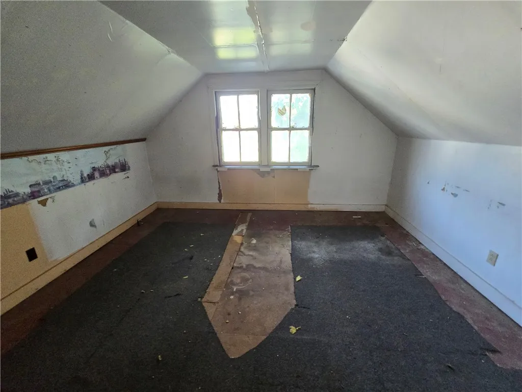 270 Lexington Avenue 270, Rochester, New York 1461, Rochester, New York 14613, 6 Bedrooms Bedrooms, ,3 BathroomsBathrooms,Residential,Closed,270 Lexington Avenue 270, Rochester, New York 1461,0,R1631875