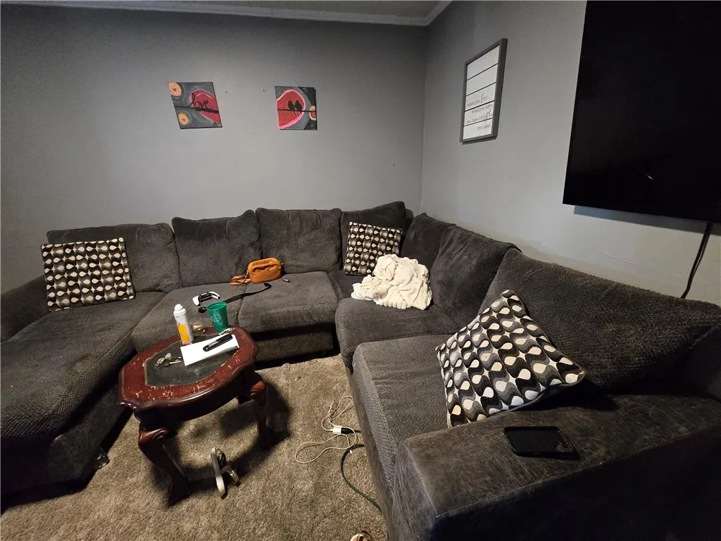 270 Lexington Avenue 270, Rochester, New York 1461, Rochester, New York 14613, 6 Bedrooms Bedrooms, ,3 BathroomsBathrooms,Residential,Closed,270 Lexington Avenue 270, Rochester, New York 1461,0,R1631875