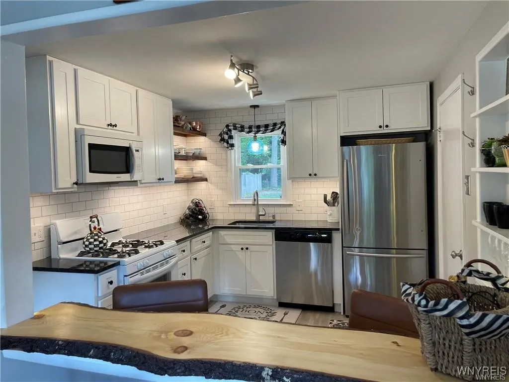 522 South Street, Aurora, New York 14052, Aurora, New York 14052, 3 Bedrooms Bedrooms, 6 Rooms Rooms,2 BathroomsBathrooms,Residential Lease,Closed,522 South Street, Aurora, New York 14052,0,B1632316