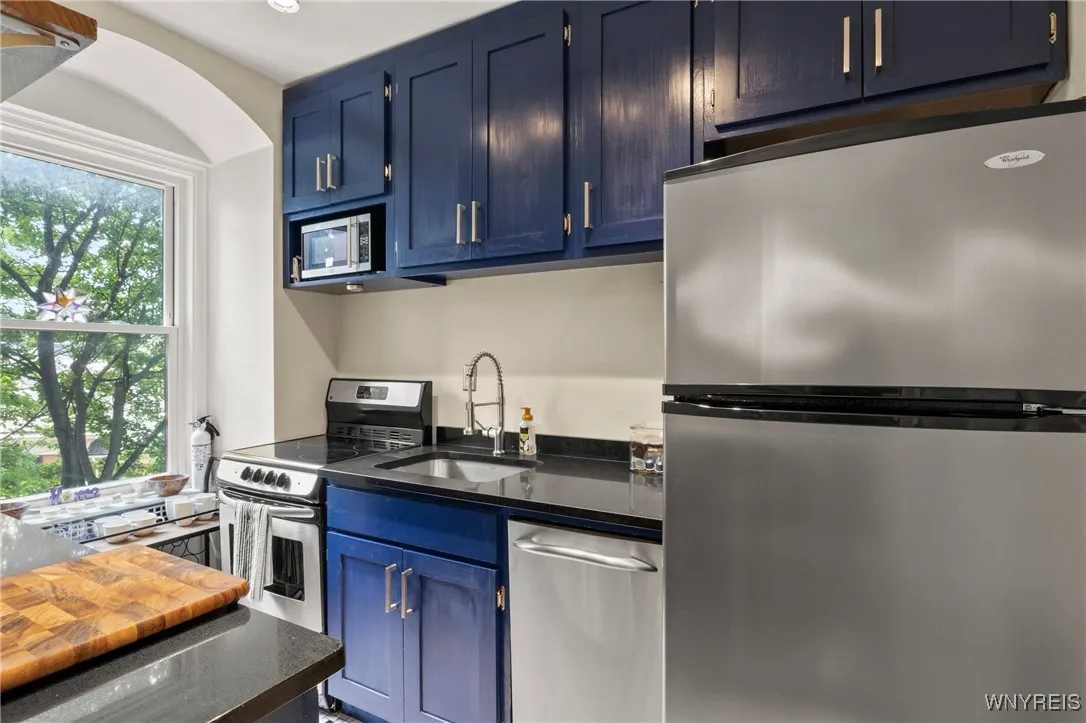 800 West Ferry Street 3bb, Buffalo, New York 14222, Buffalo, New York 14222, 1 Bedroom Bedrooms, 5 Rooms Rooms,1 BathroomBathrooms,Residential,For Sale,800 West Ferry Street 3bb, Buffalo, New York 14222,B1632338