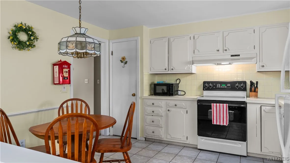 114 Robin Hill Drive, Amherst, New York 14221, Amherst, New York 14221, 4 Bedrooms Bedrooms, 9 Rooms Rooms,2 BathroomsBathrooms,Residential,For Sale,114 Robin Hill Drive, Amherst, New York 14221,0,B1632027