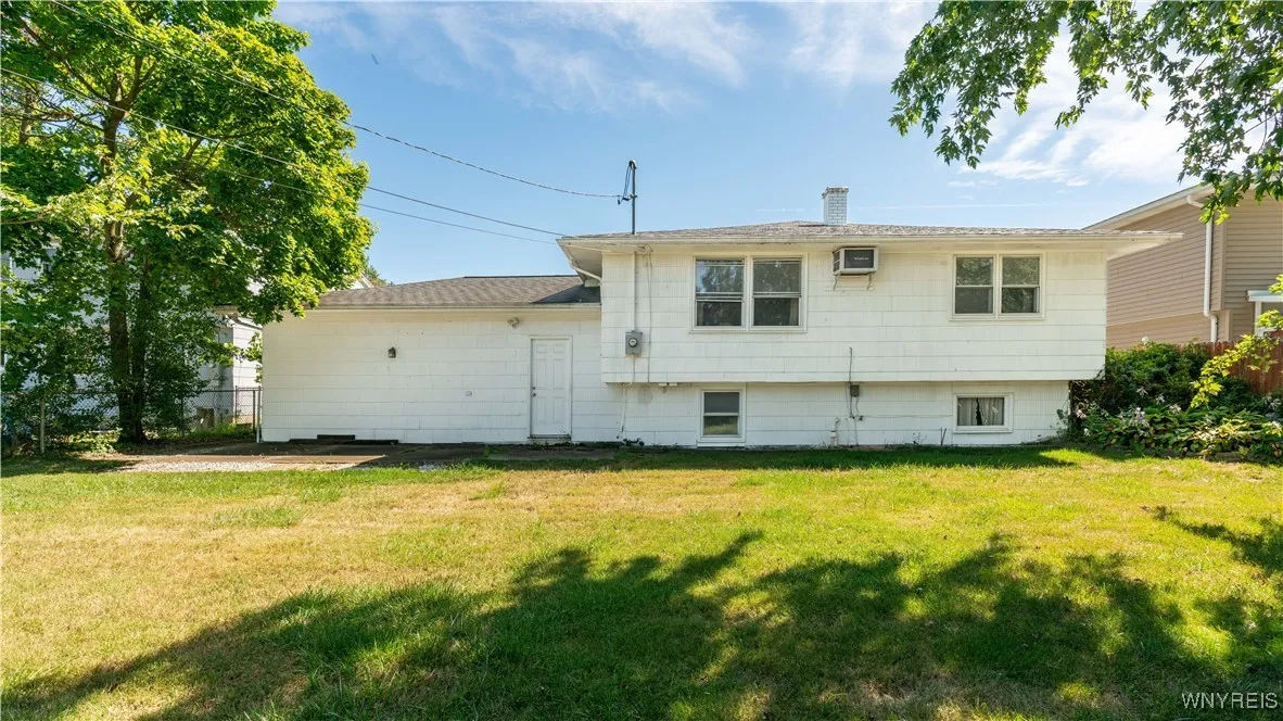 114 Robin Hill Drive, Amherst, New York 14221, Amherst, New York 14221, 4 Bedrooms Bedrooms, 9 Rooms Rooms,2 BathroomsBathrooms,Residential,For Sale,114 Robin Hill Drive, Amherst, New York 14221,0,B1632027