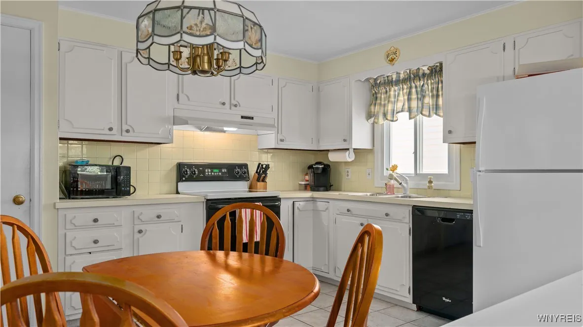 114 Robin Hill Drive, Amherst, New York 14221, Amherst, New York 14221, 4 Bedrooms Bedrooms, 9 Rooms Rooms,2 BathroomsBathrooms,Residential,For Sale,114 Robin Hill Drive, Amherst, New York 14221,0,B1632027