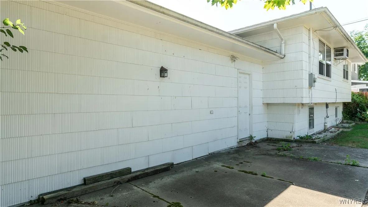 114 Robin Hill Drive, Amherst, New York 14221, Amherst, New York 14221, 4 Bedrooms Bedrooms, 9 Rooms Rooms,2 BathroomsBathrooms,Residential,For Sale,114 Robin Hill Drive, Amherst, New York 14221,0,B1632027