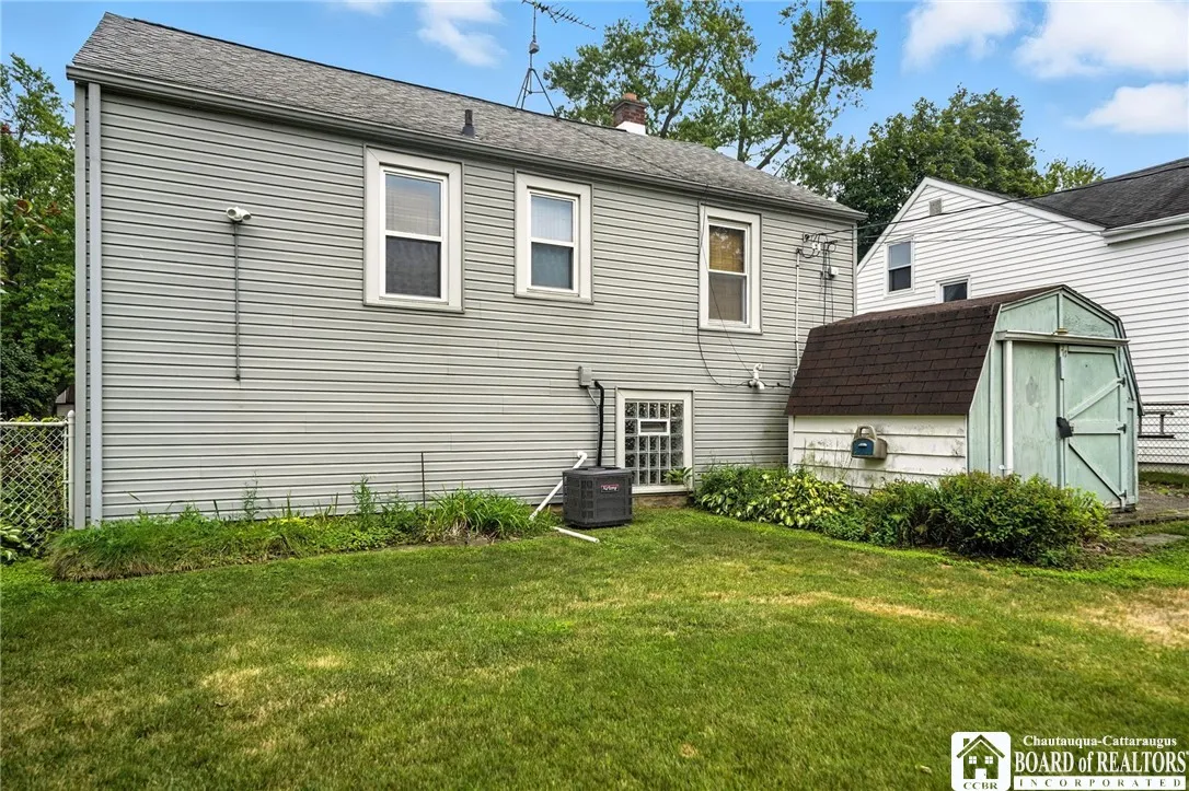 Shed in yard is included
