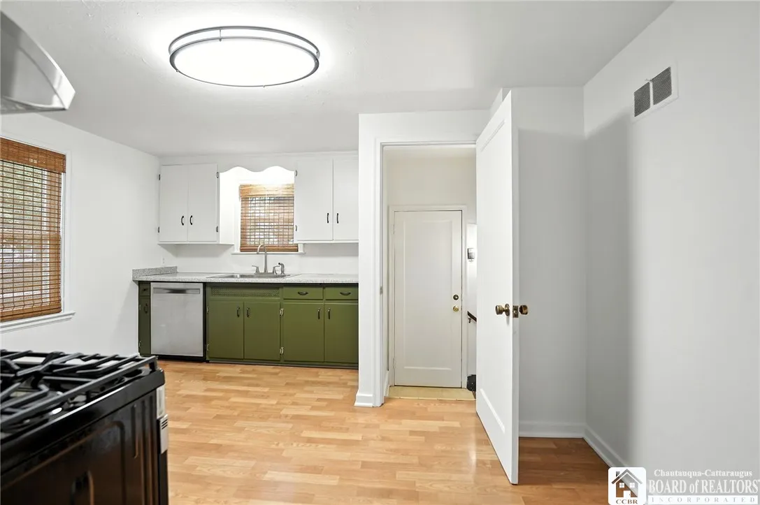 421 Lamarck Drive, Cheektowaga, New York 14225, Cheektowaga, New York 14225, 3 Bedrooms Bedrooms, 5 Rooms Rooms,1 BathroomBathrooms,Residential,For Sale,421 Lamarck Drive, Cheektowaga, New York 14225,0,R1632122