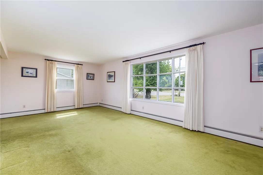 2108 Hylan Drive, Henrietta, New York 14623, Henrietta, New York 14623, 3 Bedrooms Bedrooms, 10 Rooms Rooms,1 BathroomBathrooms,Residential,For Sale,2108 Hylan Drive, Henrietta, New York 14623,0,R1631536