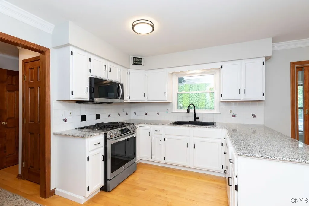 5 Deerfield Drive, Sullivan, New York 13032, Sullivan, New York 13032, 3 Bedrooms Bedrooms, 8 Rooms Rooms,3 BathroomsBathrooms,Residential,Closed,5 Deerfield Drive, Sullivan, New York 13032,0,S1631646