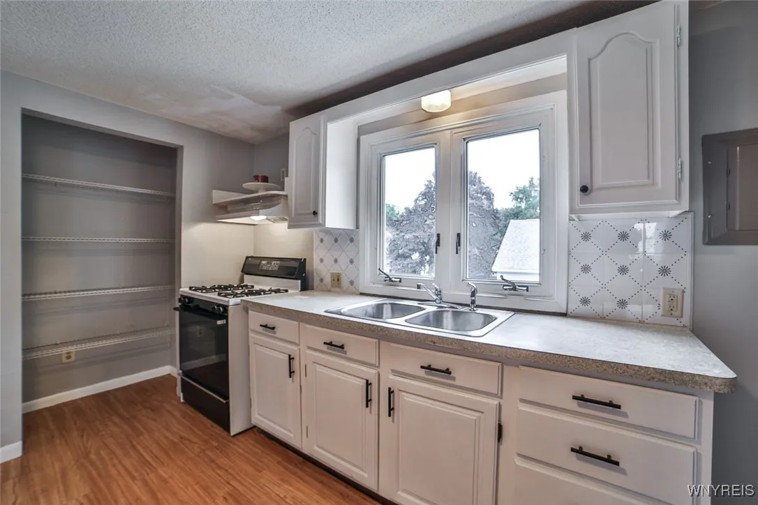 140 Aldrich Place, Buffalo, New York 14220, Buffalo, New York 14220, 5 Bedrooms Bedrooms, ,2 BathroomsBathrooms,Residential,Closed,140 Aldrich Place, Buffalo, New York 14220,0,B1631470