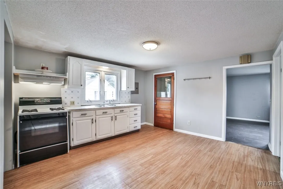 140 Aldrich Place, Buffalo, New York 14220, Buffalo, New York 14220, 5 Bedrooms Bedrooms, ,2 BathroomsBathrooms,Residential,Closed,140 Aldrich Place, Buffalo, New York 14220,0,B1631470