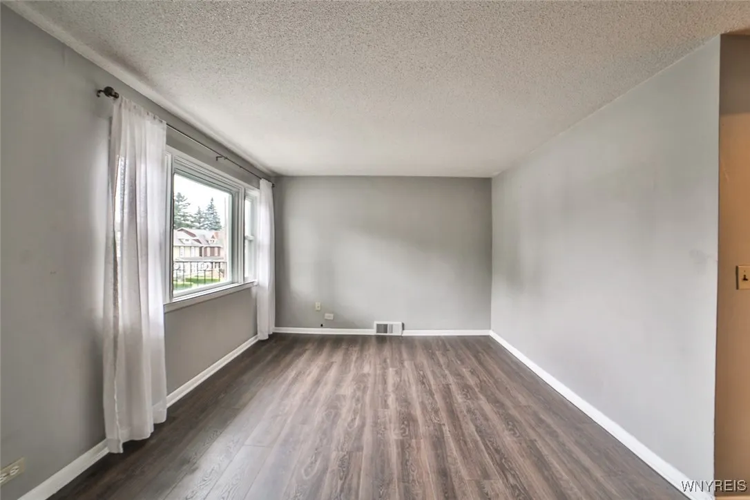 140 Aldrich Place, Buffalo, New York 14220, Buffalo, New York 14220, 5 Bedrooms Bedrooms, ,2 BathroomsBathrooms,Residential,Closed,140 Aldrich Place, Buffalo, New York 14220,0,B1631470