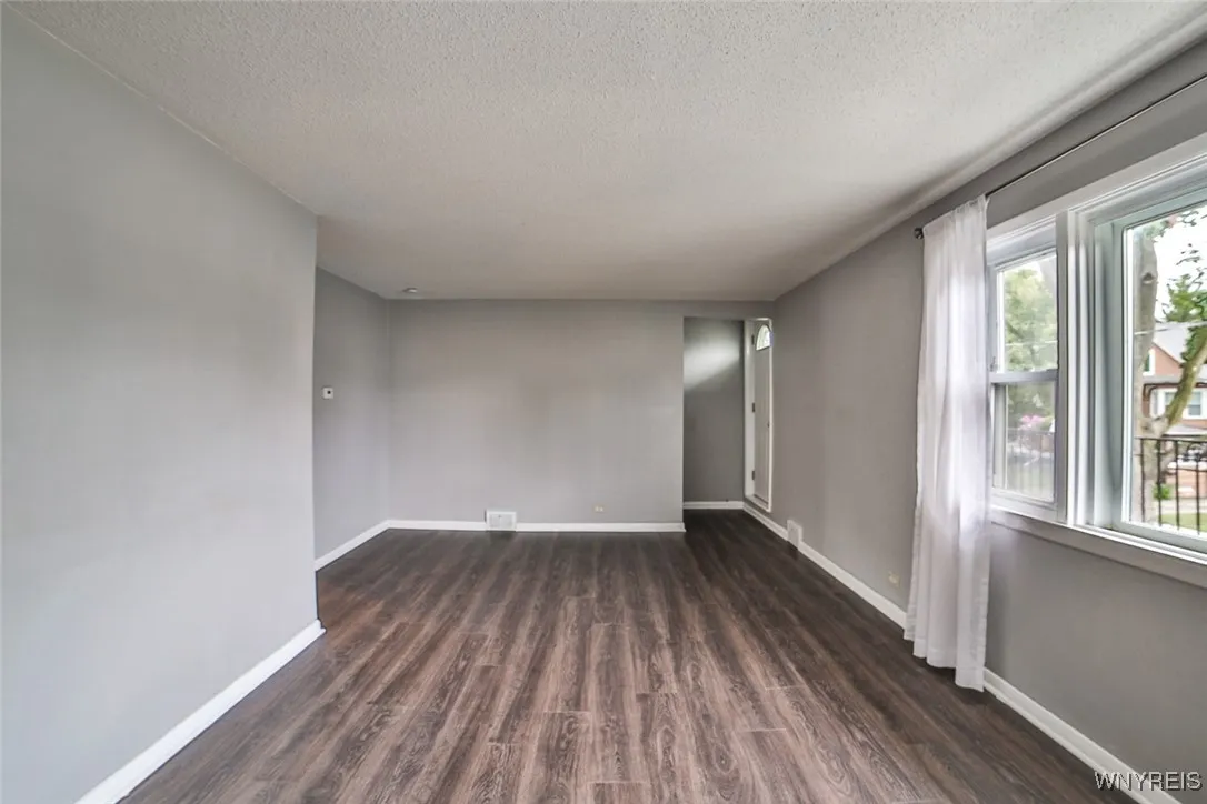 140 Aldrich Place, Buffalo, New York 14220, Buffalo, New York 14220, 5 Bedrooms Bedrooms, ,2 BathroomsBathrooms,Residential,Closed,140 Aldrich Place, Buffalo, New York 14220,0,B1631470