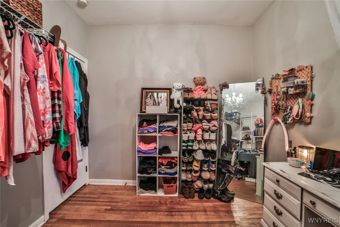 140 Aldrich Place, Buffalo, New York 14220, Buffalo, New York 14220, 5 Bedrooms Bedrooms, ,2 BathroomsBathrooms,Residential,Closed,140 Aldrich Place, Buffalo, New York 14220,0,B1631470