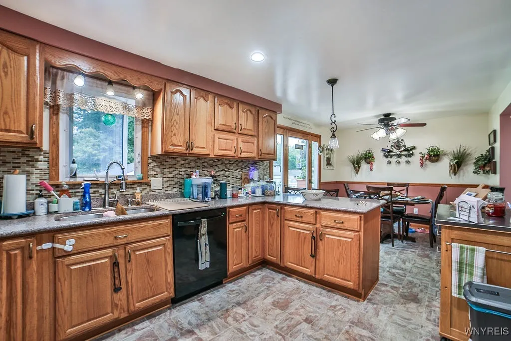 78 Dale Drive, North Tonawanda, New York 14120, North Tonawanda, New York 14120, 4 Bedrooms Bedrooms, 8 Rooms Rooms,2 BathroomsBathrooms,Residential,Closed,78 Dale Drive, North Tonawanda, New York 14120,0,B1632382