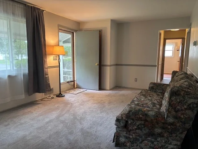 85 Lalanne Road, Henrietta, New York 14623, Henrietta, New York 14623, 2 Bedrooms Bedrooms, 5 Rooms Rooms,1 BathroomBathrooms,Residential,Closed,85 Lalanne Road, Henrietta, New York 14623,0,R1632194