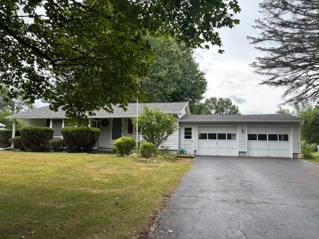 85 Lalanne Road, Henrietta, New York 14623, Henrietta, New York 14623, 2 Bedrooms Bedrooms, 5 Rooms Rooms,1 BathroomBathrooms,Residential,Closed,85 Lalanne Road, Henrietta, New York 14623,0,R1632194