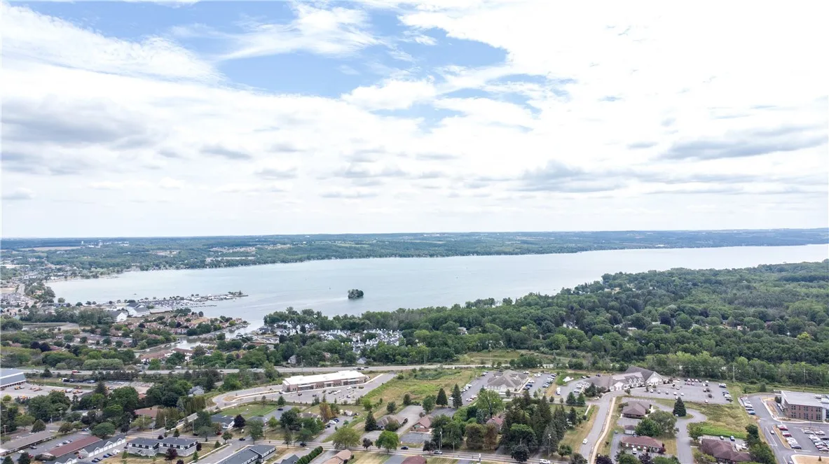 Seven minute drive to the Canandaigua City Pier!