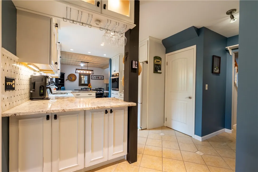 2nd breakfast bar area