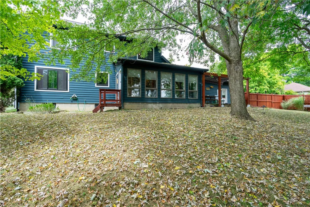 Beautiful, private rear yard area - privacy fence